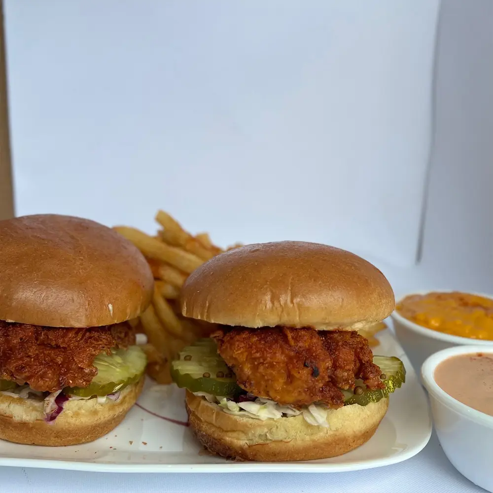 Chicken sandwich with sauce