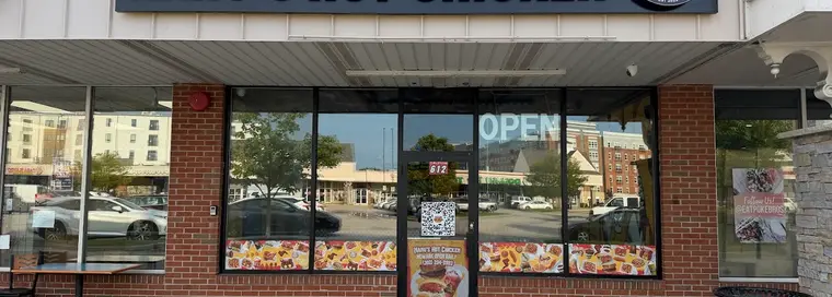 Nanu's Hot Chicken Newark storefront